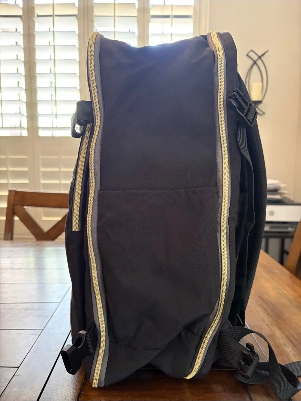 Lannuki Black Multi-Compartment Travel Backpack